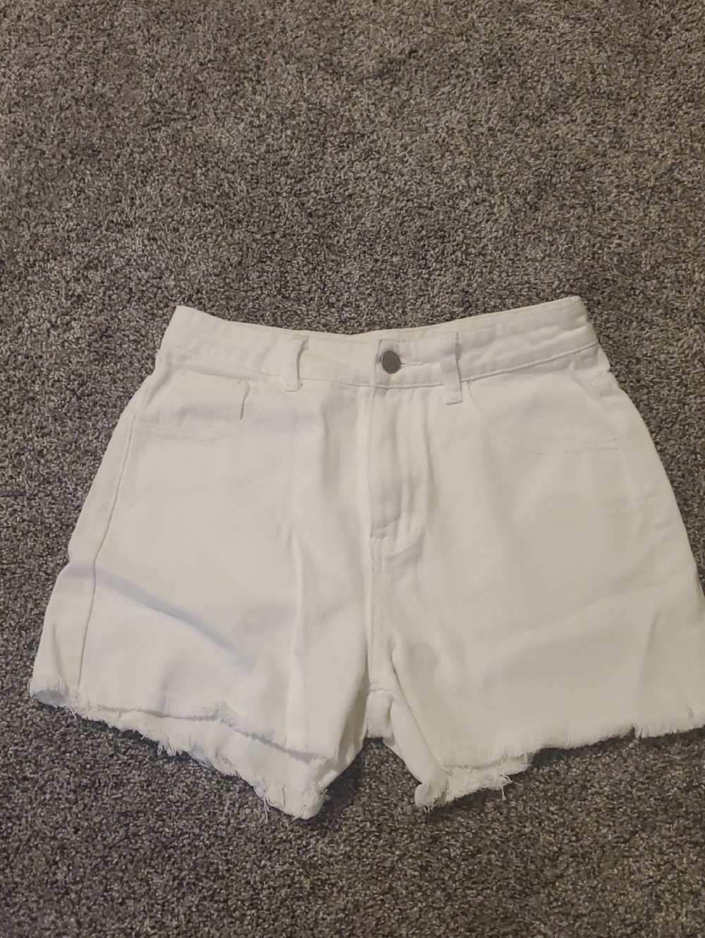 White High-Waist Frayed Hem Women’s Shorts